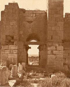 VESTIGES ROMAINS ET HAUTS PLATEAU 000339 MADAURE FORTERESSE BYZANTINE